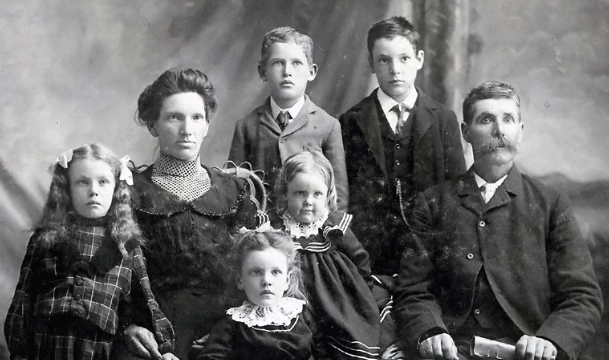 http://lindberg-work.com/lindberg/madson/1923-06-madson-family-reunion-wittenberg-wi.html